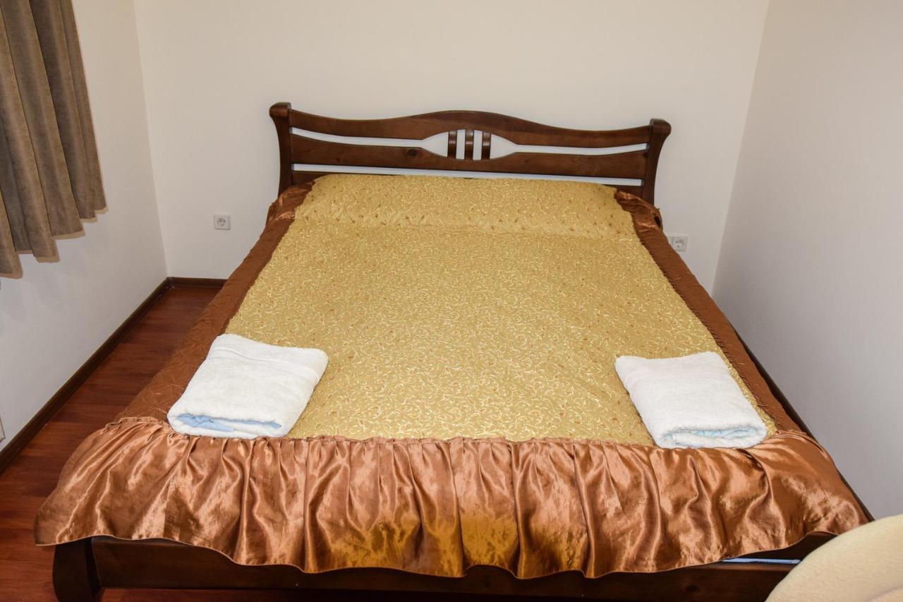 Gostynniy Dvir Hostel Ternopil Exteriör bild